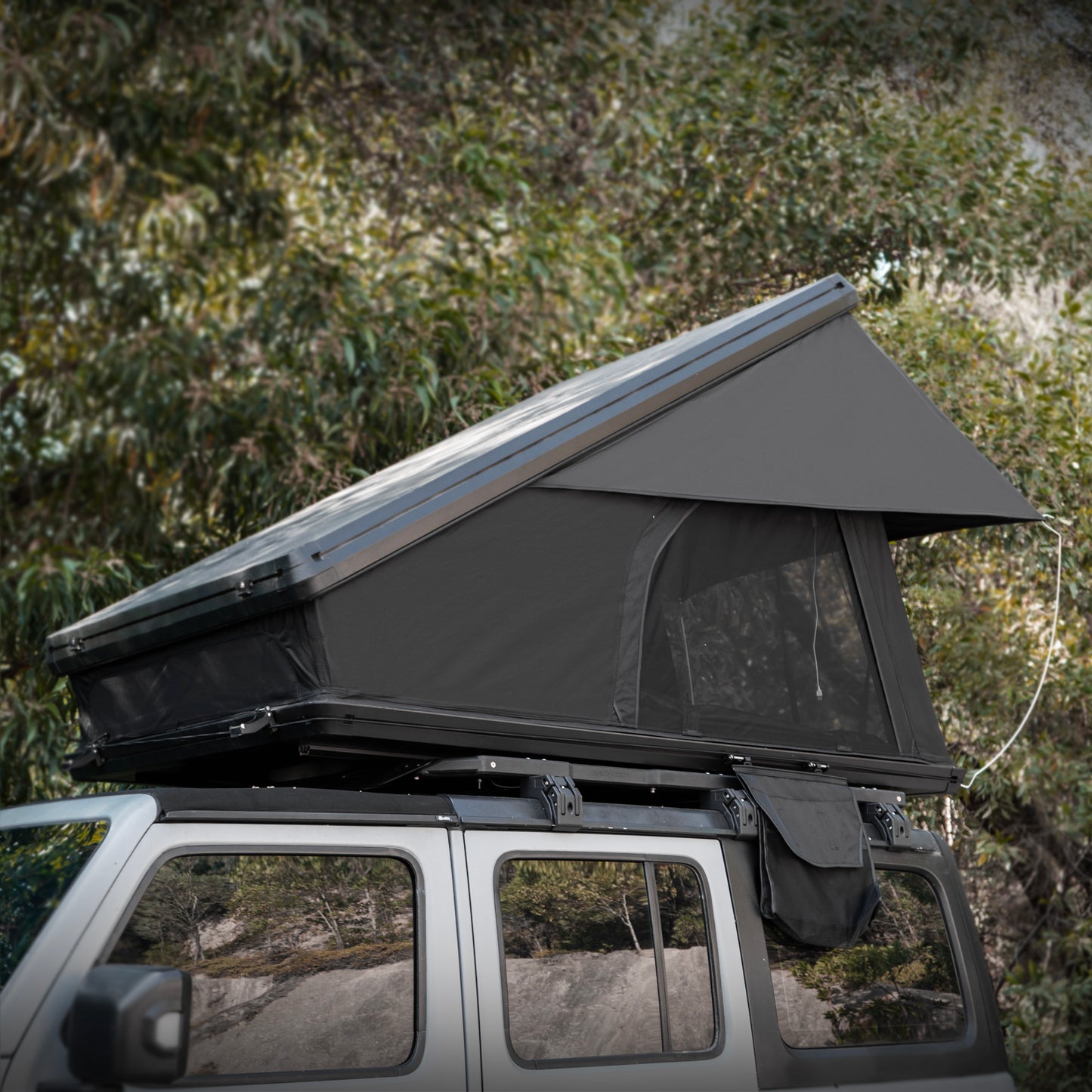 Roof Top Tent Hardshell Rooftop Tent for Van SUV Truck Car Overland Tent Camping for 2-3 Person with Ladder